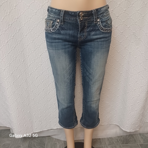 Vigoss Denim - Vigoss Women Size 7/8 Dark Blue Cropped Jeans